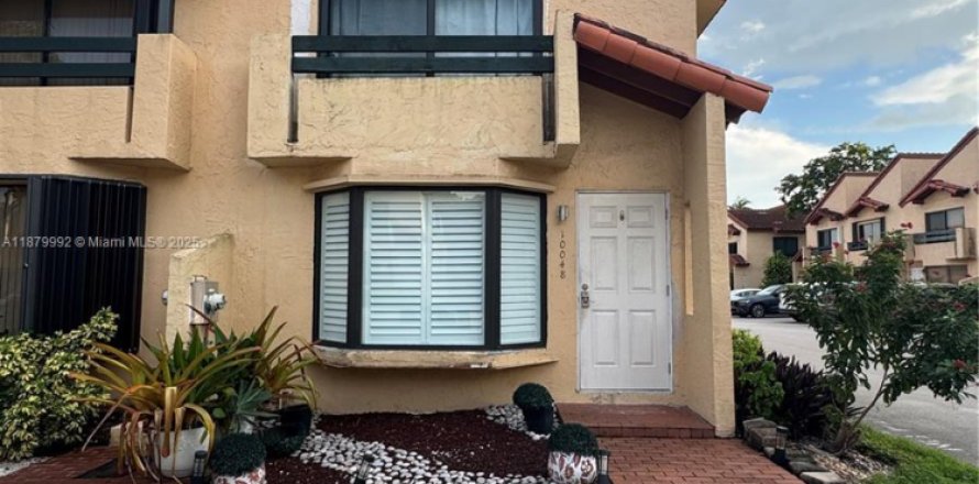 Touwnhouse à Miami, Floride 2 chambres, 107.02 m2 № 1928821
