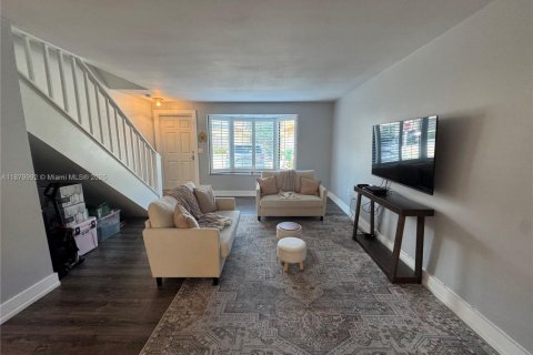 Touwnhouse à louer à Miami, Floride: 2 chambres, 107.02 m2 № 1928821 - photo 6