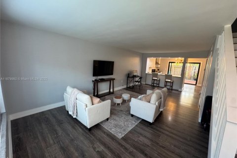 Touwnhouse à louer à Miami, Floride: 2 chambres, 107.02 m2 № 1928821 - photo 3