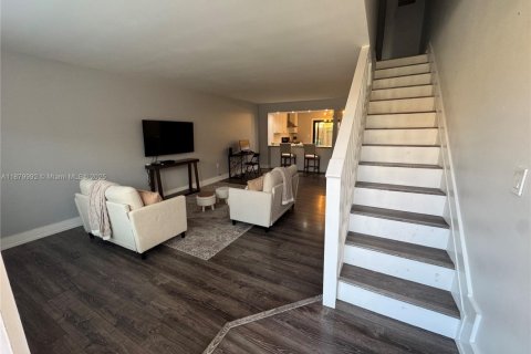 Touwnhouse à louer à Miami, Floride: 2 chambres, 107.02 m2 № 1928821 - photo 2