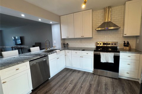 Touwnhouse à louer à Miami, Floride: 2 chambres, 107.02 m2 № 1928821 - photo 8