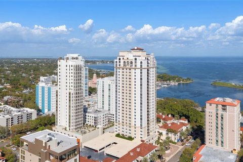 Condo à Saint Petersburg, Floride, 2 chambres  № 2099546