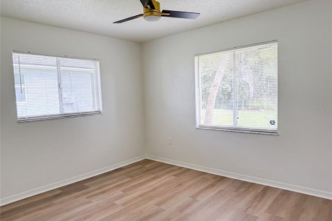 Villa ou maison à vendre à Deltona, Floride: 3 chambres, 152.17 m2 № 2203976 - photo 18