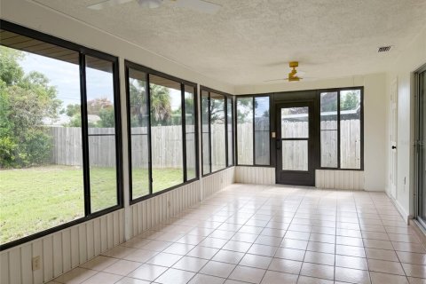 Villa ou maison à vendre à Deltona, Floride: 3 chambres, 152.17 m2 № 2203976 - photo 22
