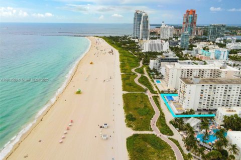Condominio en venta en Miami Beach, Florida, 49.98 m2 № 1776409 - foto 17