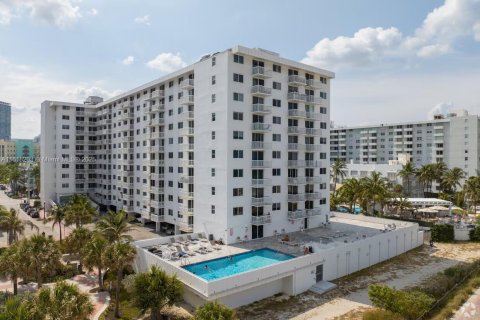 Condominio en venta en Miami Beach, Florida, 49.98 m2 № 1776409 - foto 10