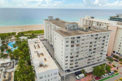 Condominio en venta en Miami Beach, Florida, 49.98 m2 № 1776409 - foto 15