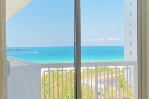 Condominio en venta en Miami Beach, Florida, 49.98 m2 № 1776409 - foto 11