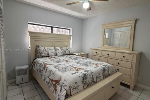 Condominio en venta en Hialeah, Florida, 2 dormitorios, 85.93 m2 № 2043915 - foto 8
