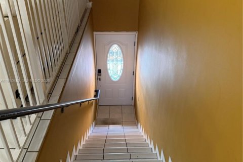Condominio en venta en Hialeah, Florida, 2 dormitorios, 85.93 m2 № 2043915 - foto 14