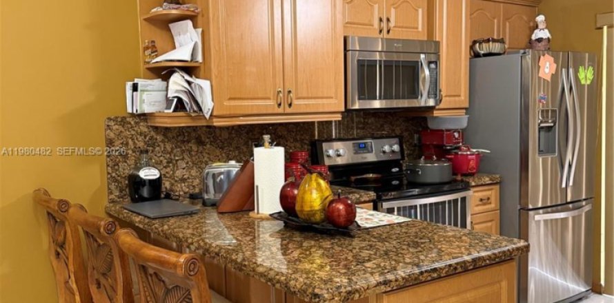 Condominio en Hialeah, Florida, 2 dormitorios  № 2043915