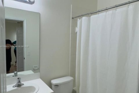 Touwnhouse à louer à Homestead, Floride: 3 chambres, 135.27 m2 № 1960783 - photo 6