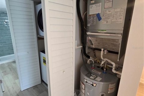 Condo in Saint Petersburg, Florida, 1 bedroom  № 1910789 - photo 8