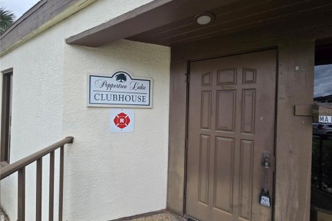 Condo in Saint Petersburg, Florida, 1 bedroom  № 1910789 - photo 28