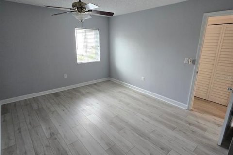 Condo in Saint Petersburg, Florida, 1 bedroom  № 1910789 - photo 11