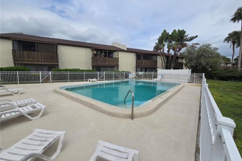 Condo in Saint Petersburg, Florida, 1 bedroom  № 1910789 - photo 24