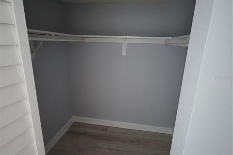 Condo in Saint Petersburg, Florida, 1 bedroom  № 1910789 - photo 12
