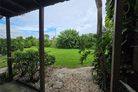 Condo in Saint Petersburg, Florida, 1 bedroom  № 1910789 - photo 20