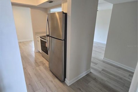 Condo in Saint Petersburg, Florida, 1 bedroom  № 1910789 - photo 15