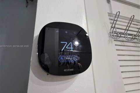 Condo in Miami Beach, Florida  № 2040024 - photo 19