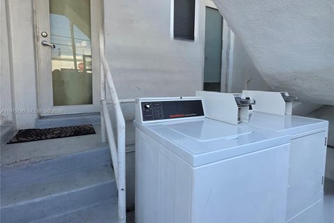 Condo in Miami Beach, Florida  № 2040024 - photo 7