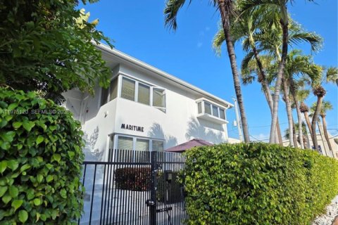 Studio in the Condo in Miami Beach, Florida  № 2040024