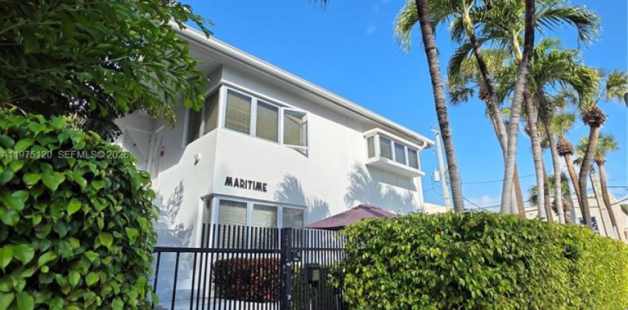 Studio in the Condo in Miami Beach, Florida  № 2040024