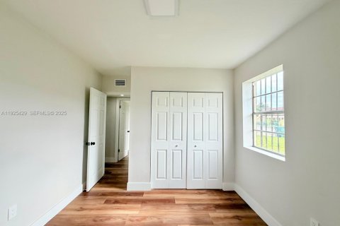 Снять в аренду виллу или дом в Майами, Флорида 2 спальни, 250.84м2, № 1984407 - фото 18