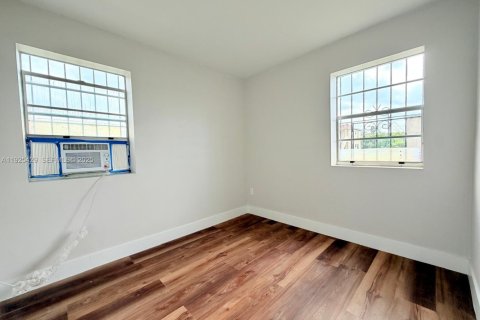 Снять в аренду виллу или дом в Майами, Флорида 2 спальни, 250.84м2, № 1984407 - фото 15