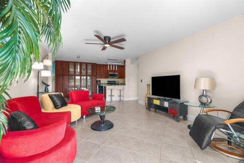 Copropriété à louer à Boca Raton, Floride: 2 chambres, 101.54 m2 № 2251544 - photo 12