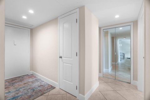 Copropriété à louer à Boca Raton, Floride: 2 chambres, 101.54 m2 № 2251544 - photo 13