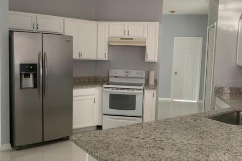 Villa ou maison à vendre à Kissimmee, Floride: 3 chambres, 174.28 m2 № 1774936 - photo 4