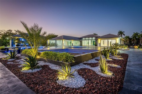 Villa ou maison à vendre à Miami, Floride: 6 chambres № 1966485 - photo 16