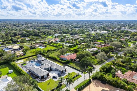 Villa ou maison à vendre à Miami, Floride: 6 chambres № 1966485 - photo 3