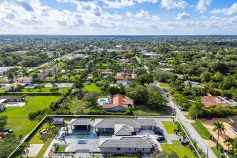 Villa ou maison à vendre à Miami, Floride: 6 chambres № 1966485 - photo 5