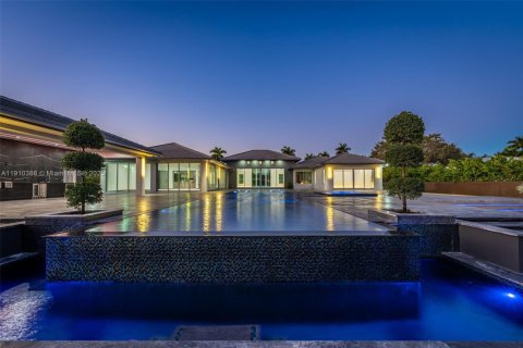 Villa ou maison à vendre à Miami, Floride: 6 chambres № 1966485 - photo 19