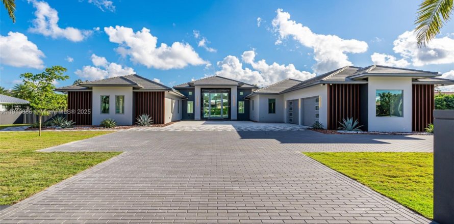 Villa ou maison à Miami, Floride 6 chambres № 1966485