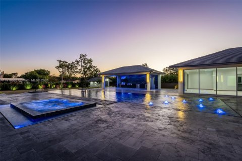 Villa ou maison à vendre à Miami, Floride: 6 chambres № 1966485 - photo 24