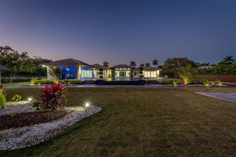 Villa ou maison à vendre à Miami, Floride: 6 chambres № 1966485 - photo 15