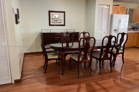 Condo in Miami, Florida, 3 bedrooms  № 1888926 - photo 2