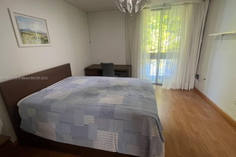Condo in Miami, Florida, 3 bedrooms  № 1888926 - photo 5