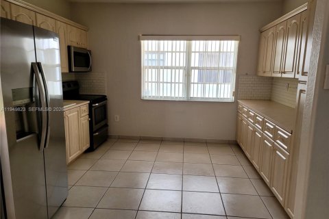 Снять в аренду виллу или дом в Хайалиа, Флорида 3 спальни, 255.48м2, № 2005563 - фото 11