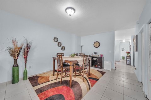 Снять в аренду виллу или дом в Хайалиа, Флорида 3 спальни, 255.48м2, № 2005563 - фото 7