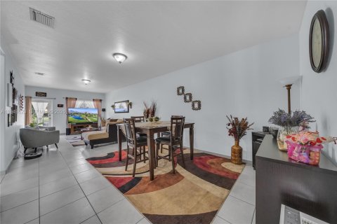 Снять в аренду виллу или дом в Хайалиа, Флорида 3 спальни, 255.48м2, № 2005563 - фото 8