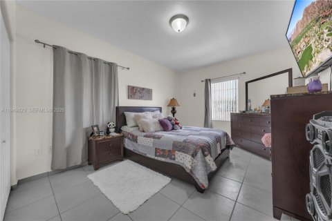 Снять в аренду виллу или дом в Хайалиа, Флорида 3 спальни, 255.48м2, № 2005563 - фото 4