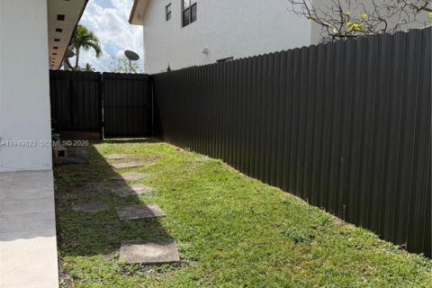 Снять в аренду виллу или дом в Хайалиа, Флорида 3 спальни, 255.48м2, № 2005563 - фото 16