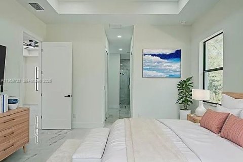 House in Lehigh Acres, Florida 3 bedrooms № 2022233 - photo 8