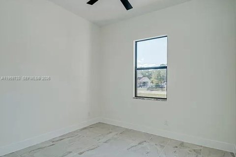 House in Lehigh Acres, Florida 3 bedrooms № 2022233 - photo 26