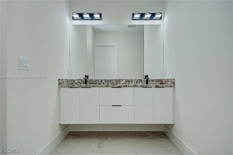 House in Lehigh Acres, Florida 3 bedrooms № 2022233 - photo 24