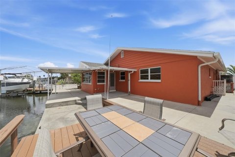 House in Hudson, Florida 2 bedrooms, 141.21 sq.m. № 2217026 - photo 27